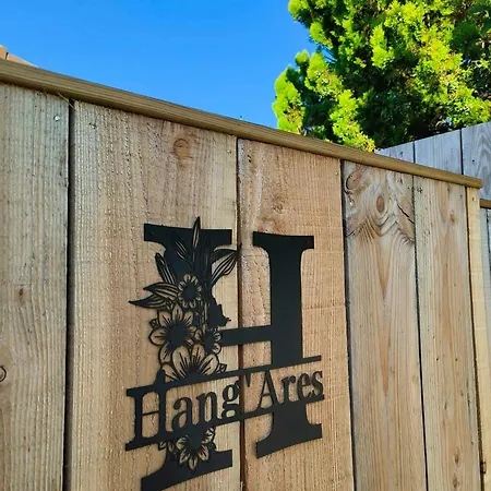 Hang'ares, Espace Unique Entre Bassin Et Ocean