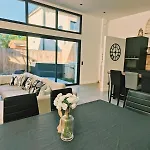 Hang'ares, Espace Unique Entre Bassin Et Ocean Holiday home *